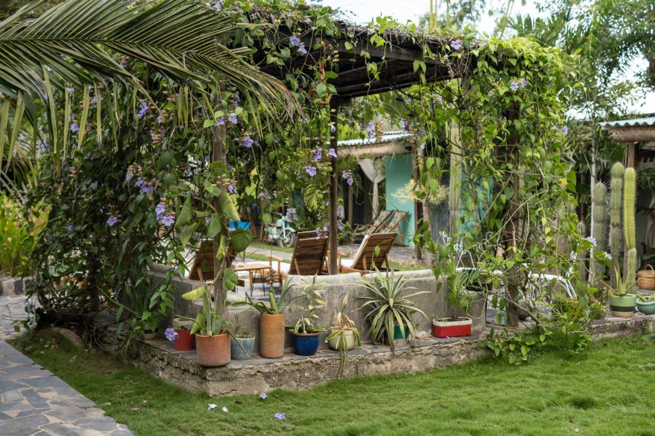 Ekaa Hotel Palomino Exterior photo